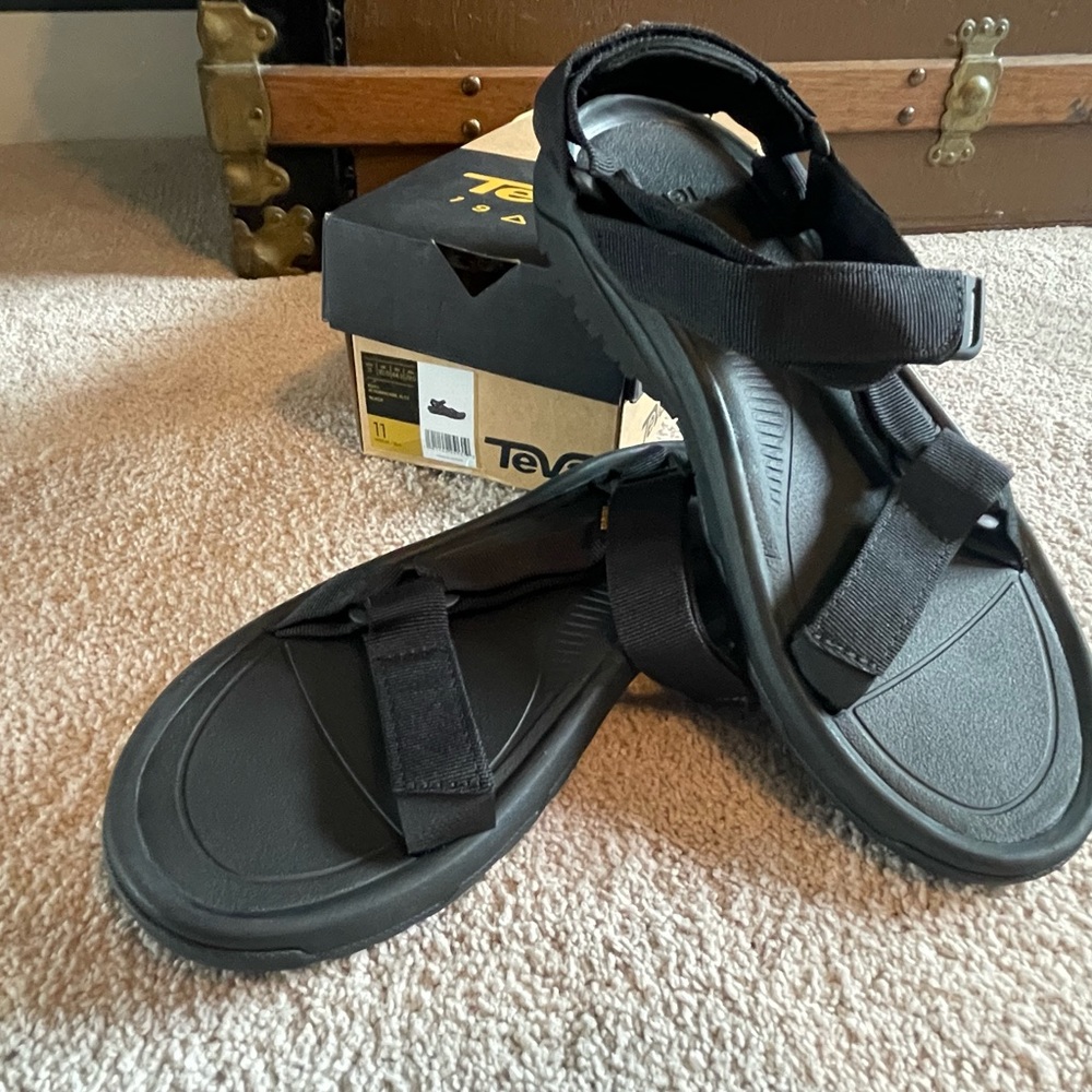 Men’s Teva Hurricane XLT2, Size 11